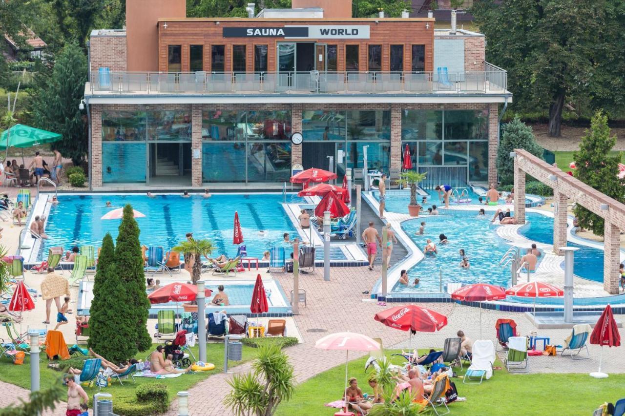 Holiday Beach Budapest Wellness Hotel With Sauna Park Екстер'єр фото