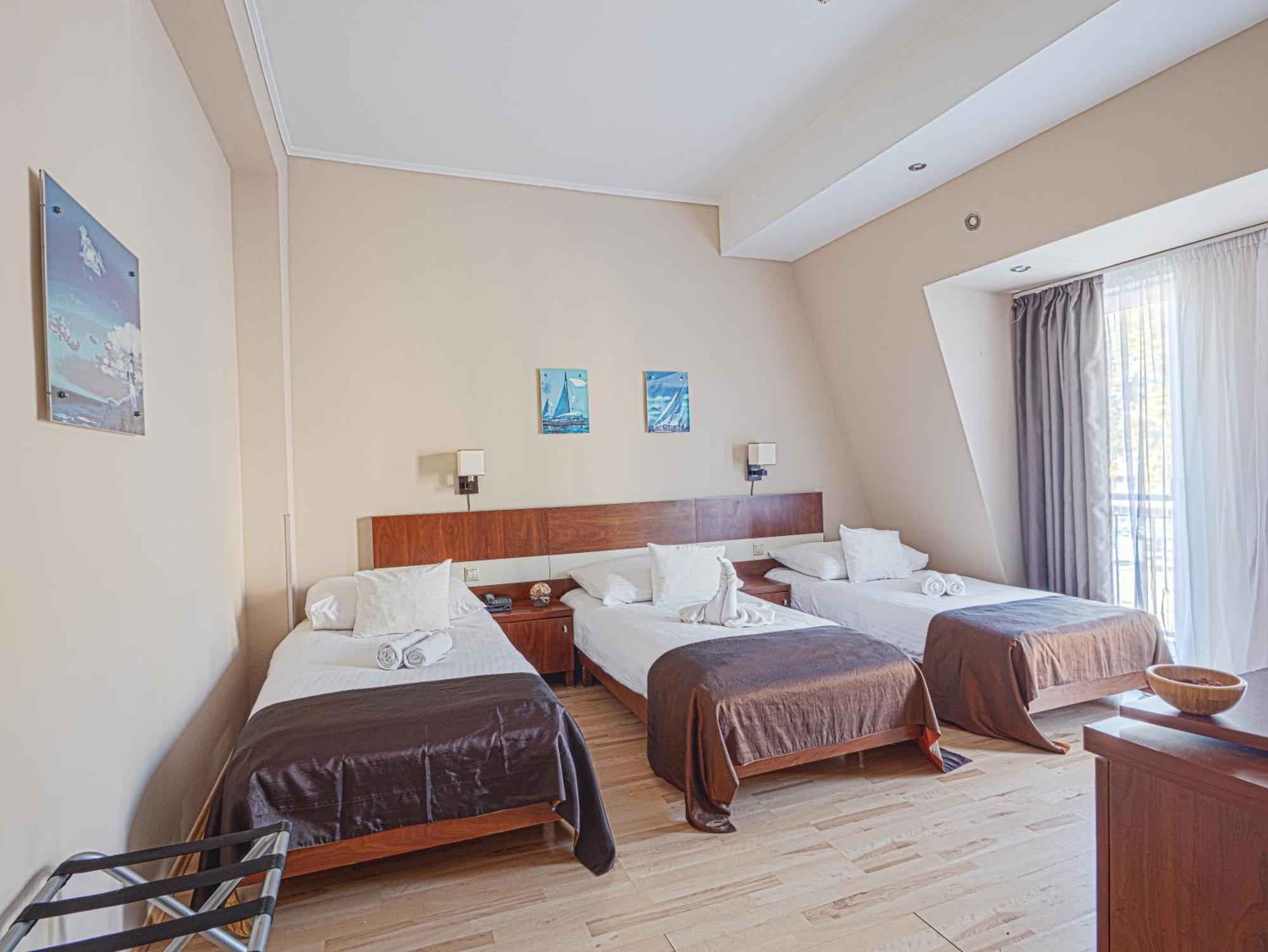 Holiday Beach Budapest Wellness Hotel With Sauna Park Екстер'єр фото