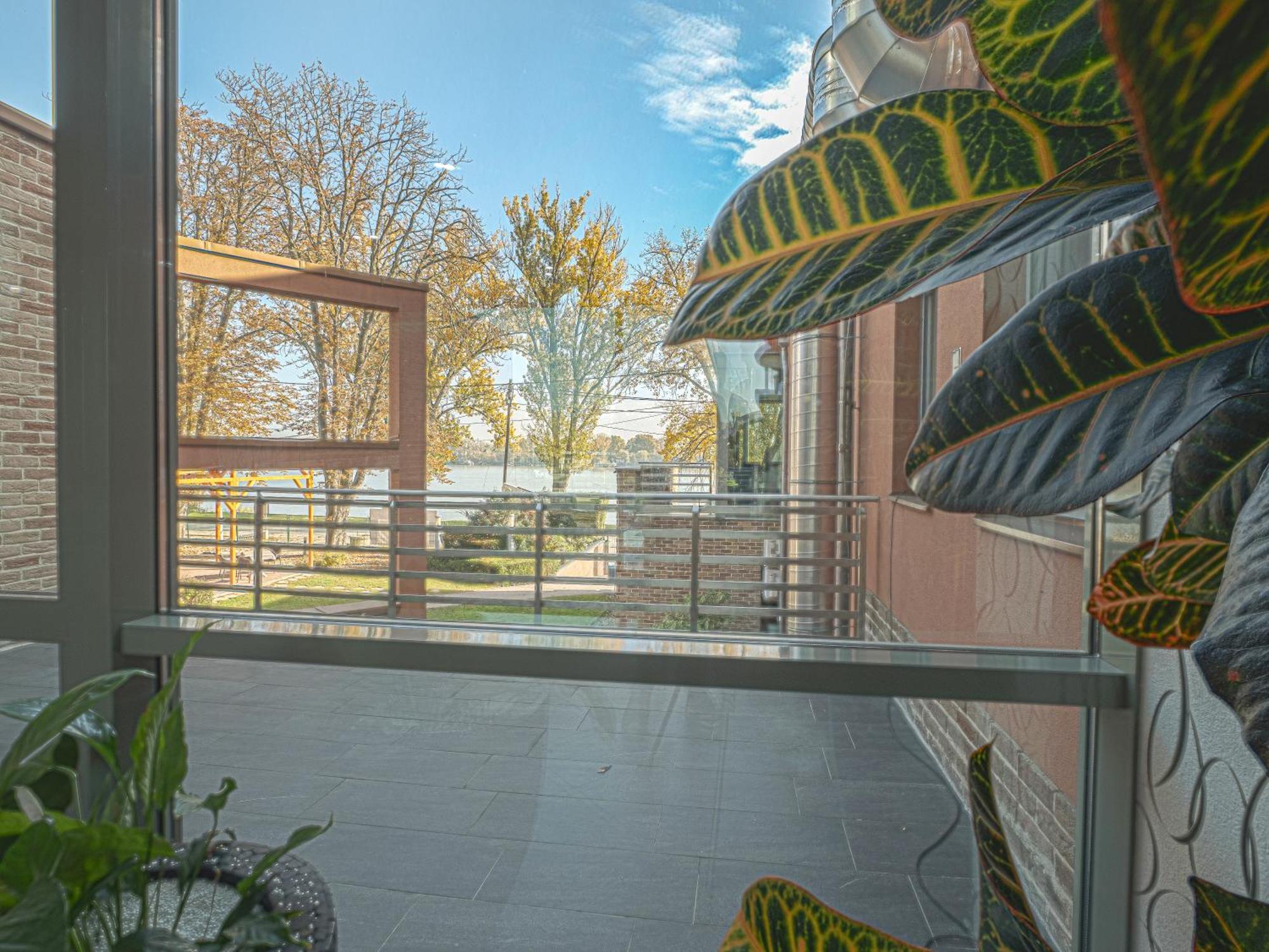 Holiday Beach Budapest Wellness Hotel With Sauna Park Екстер'єр фото