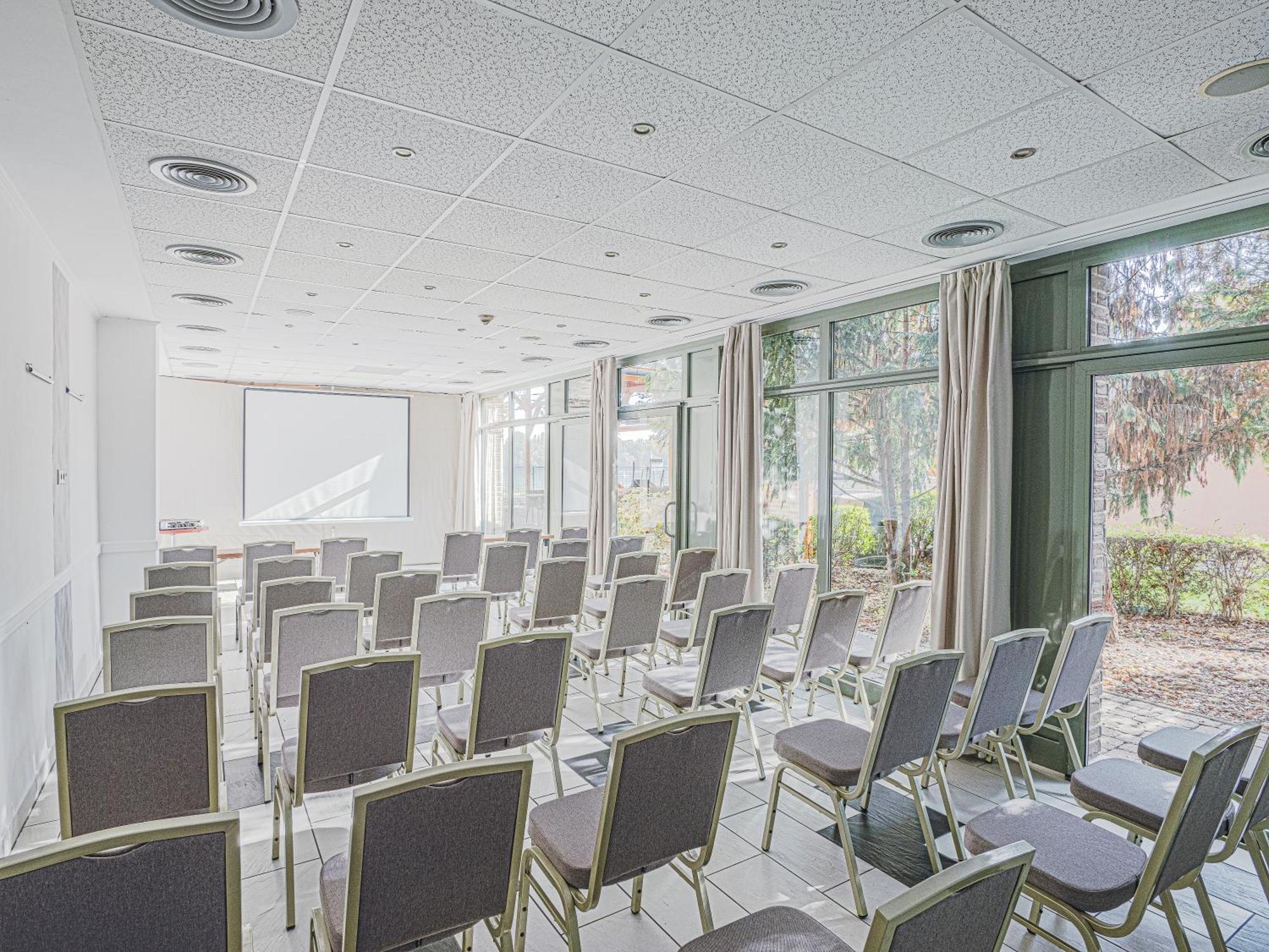 Holiday Beach Budapest Wellness Hotel With Sauna Park Екстер'єр фото