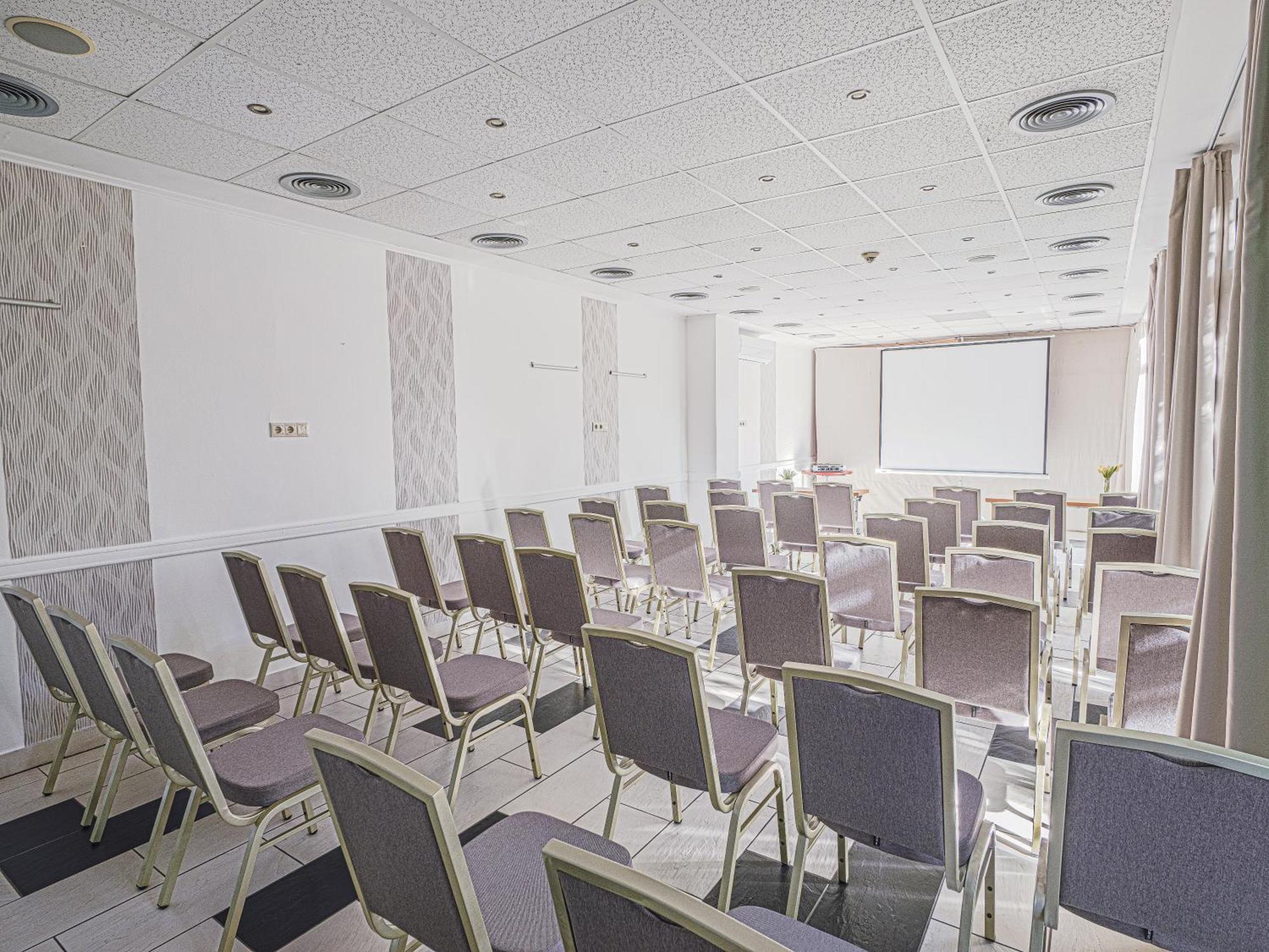 Holiday Beach Budapest Wellness Hotel With Sauna Park Екстер'єр фото