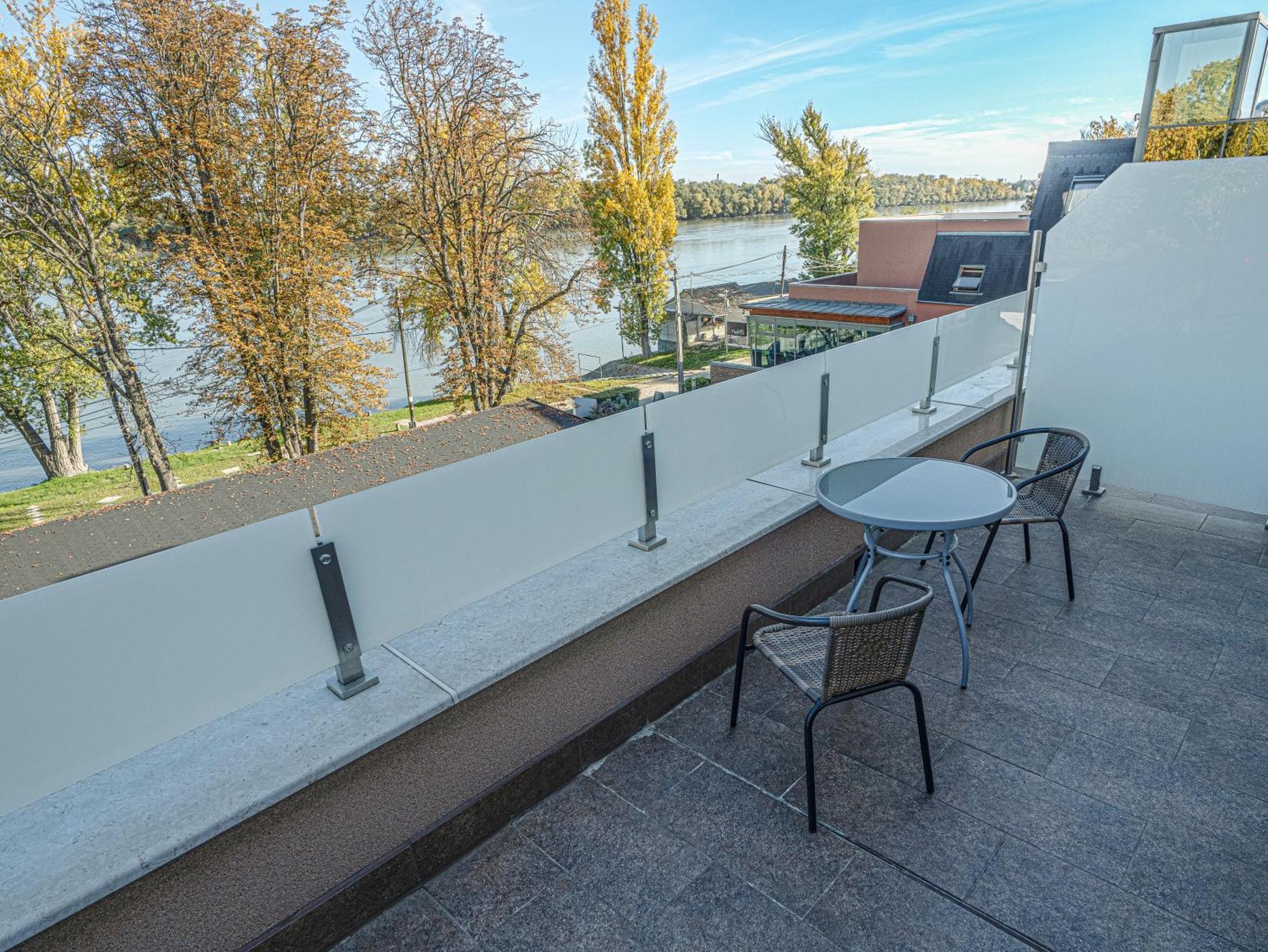 Holiday Beach Budapest Wellness Hotel With Sauna Park Екстер'єр фото
