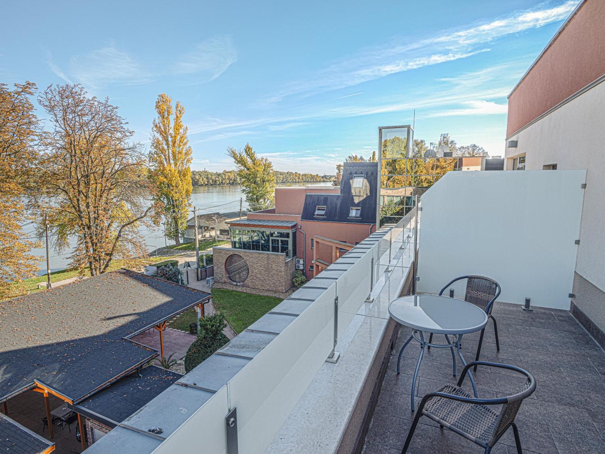Holiday Beach Budapest Wellness Hotel With Sauna Park Екстер'єр фото