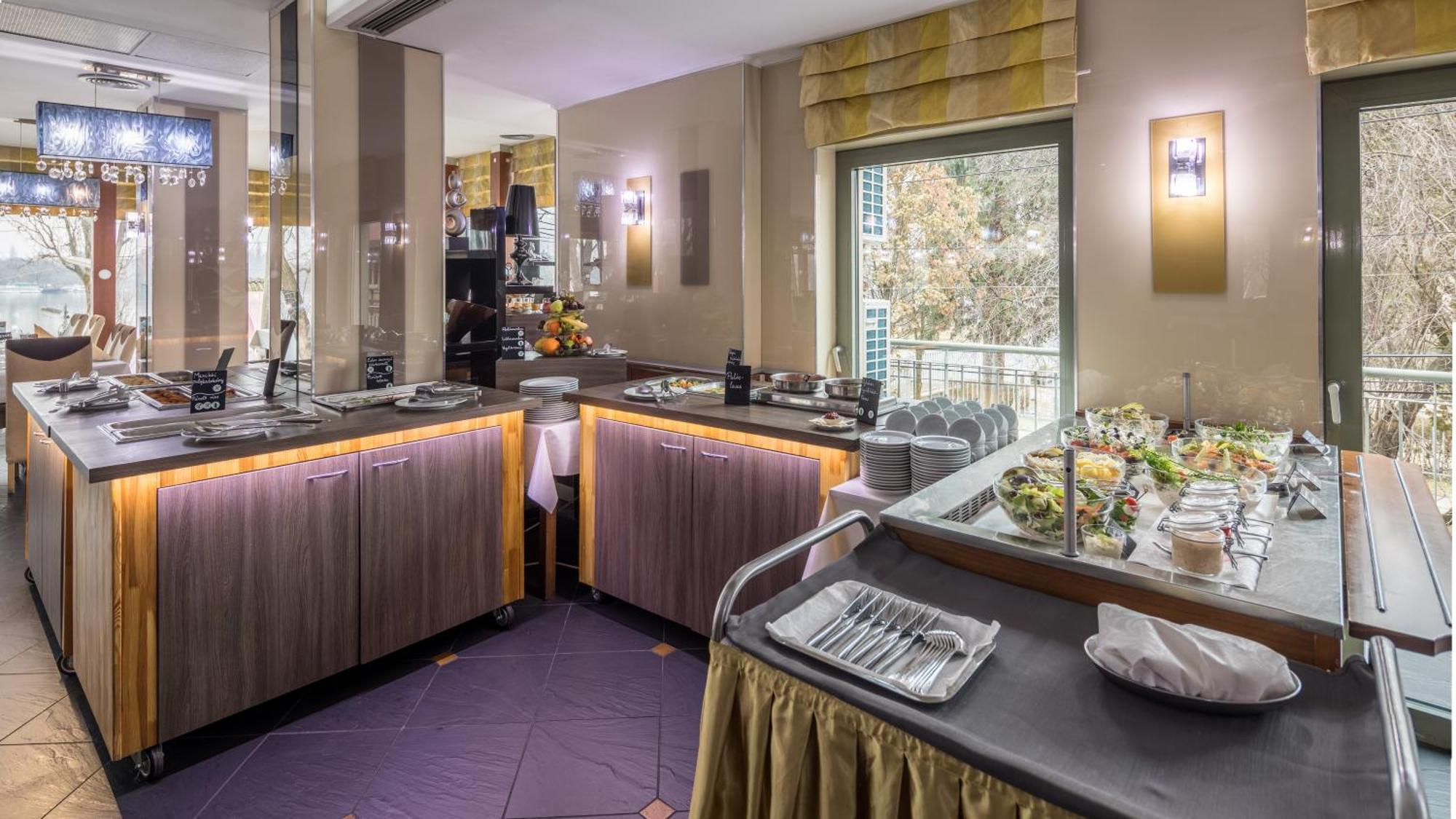 Holiday Beach Budapest Wellness Hotel With Sauna Park Екстер'єр фото